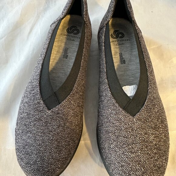 Clarks  Sillian Holly Grey Tweed Skip on Loafer  Women Size 7 M   Retail $95 NIB - Picture 1 of 6